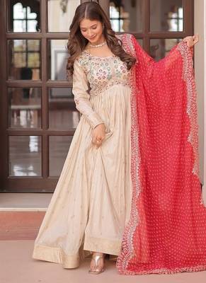Red zari & sequins embroidered jequard & kurta set for women 4