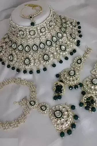 Indian kundan bridal jewellery set
