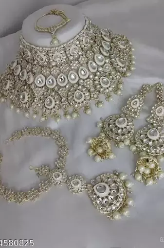 Indian kundan bridal jewellery set