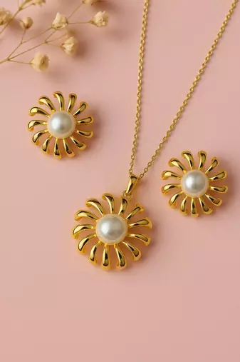 Jewelz gold-toned flower pendant necklace & earrings set with pearl center