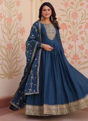 Teal zari & sequins embroidered georgette kurta & dupatta set 1