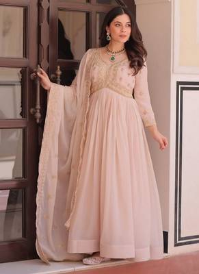 Cream zari & sequins embroidered georgette kurta & dupatta set 1