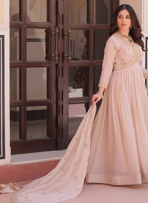 Cream zari & sequins embroidered georgette kurta & dupatta set 2