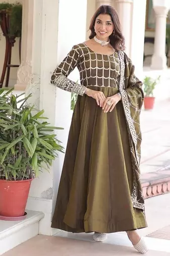 Dark green zari & sequins embroidered vichitra silk kurta & dupatta