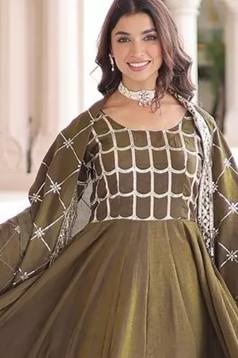 Dark green zari & sequins embroidered vichitra silk kurta & dupatta