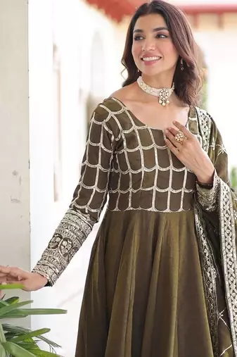 Dark green zari & sequins embroidered vichitra silk kurta & dupatta