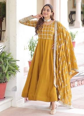 Yellow zari & sequins embroidered vichitra silk kurta & dupatta 3