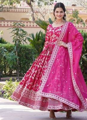 Pink jacquard sequins embroidered viscose kurta & dupatta 3