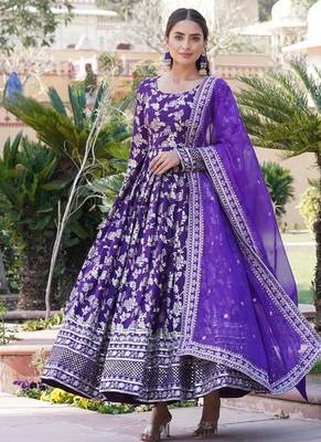 Purple jacquard sequins embroidered viscose kurta & dupatta 1