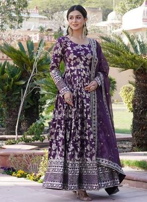 Wine jacquard sequins embroidered viscose kurta & dupatta 3