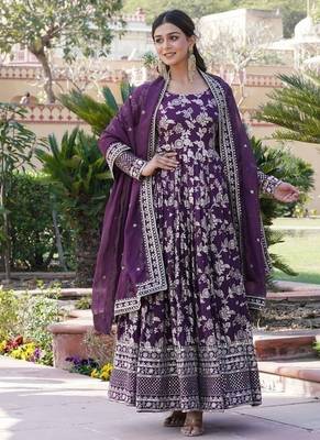Wine jacquard sequins embroidered viscose kurta & dupatta 4