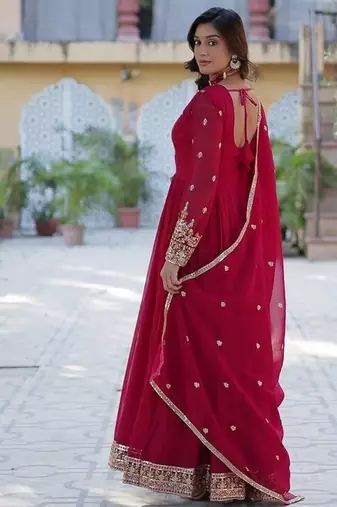 Pink zari & sequins embroidered georgette kurta & dupatta set