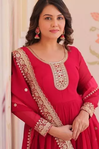 Pink zari & sequins embroidered georgette kurta & dupatta set