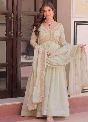Light green zari & sequins embroidered georgette kurta & dupatta set 1