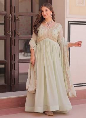 Light green zari & sequins embroidered georgette kurta & dupatta set 4