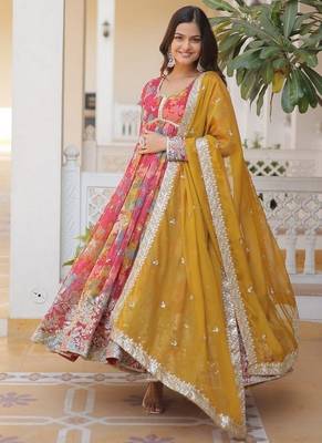 Red zari & sequins embroidered russian silk kurta & dupatta set 2