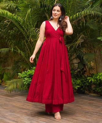Red Embroidered Kurta Set 5