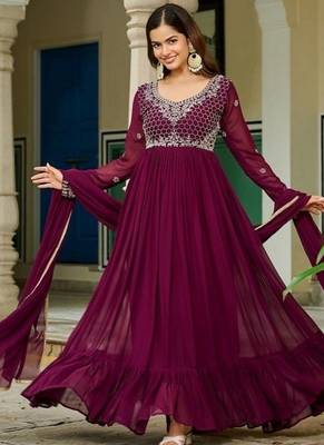 Wine zari & sequins embroidered georgette kurta & dupatta set 2