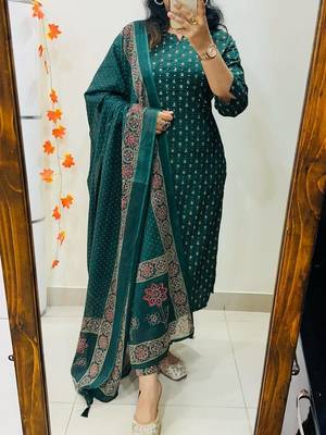 Floral printed green round neck cotton kurta set with trouser & dupatta 2