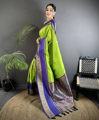 light green soft silk blend woven dual zari work banarasi saree 2
