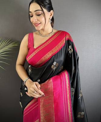 black soft silk blend woven dual zari work banarasi saree 4