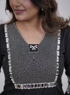 Floral embroidered black v neck cotton kurta set with trouser 4