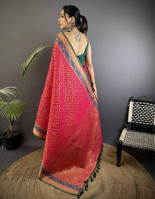 hot pink soft silk blend zari weaving patola saree 3