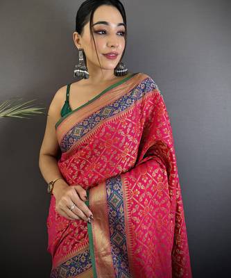 hot pink soft silk blend zari weaving patola saree 4