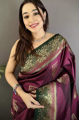 maroon soft silk blend dual zari peacock butta worked banarasi saree 