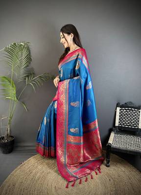 royal blue soft silk blend dual zari peacock butta worked banarasi saree  2