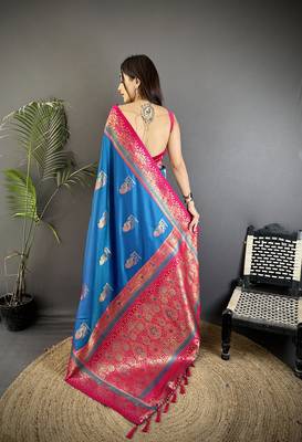 royal blue soft silk blend dual zari peacock butta worked banarasi saree  3