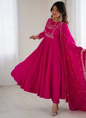 Ranipink roman shimmer chanderi beads work anarkali suit 3