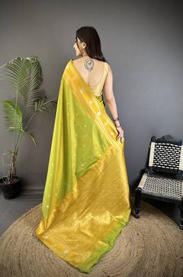 light green soft silk blend banarasi zari woven weaving saree 3