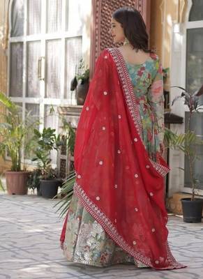 Red zari & sequins embroidered work russian silk stitched kurta & dupatta set 3