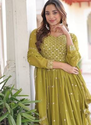 Green zari & sequins embroidered work georgette stitched kurta & dupatta set 4