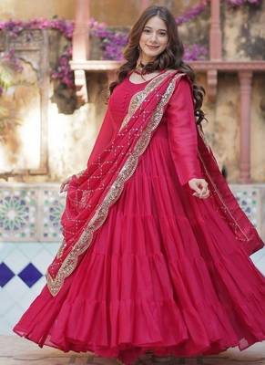 Pink zari & sequins embroidered georgette kurta & dupatta set 1