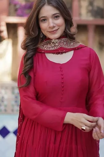 Pink zari & sequins embroidered georgette kurta & dupatta set