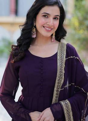 Wine zari & sequins embroidered georgette kurta & dupatta set 4