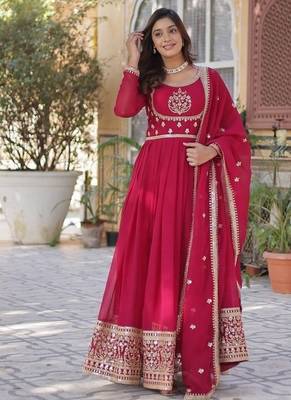 Pink zari & sequins embroidered georgette kurta & dupatta set 4