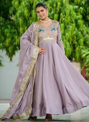 Onion pink zari & sequins embroidered vichitra silk kurta & dupatta set 1
