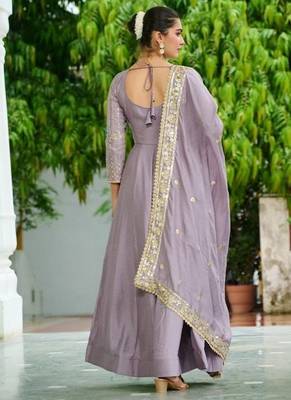 Onion pink zari & sequins embroidered vichitra silk kurta & dupatta set 4