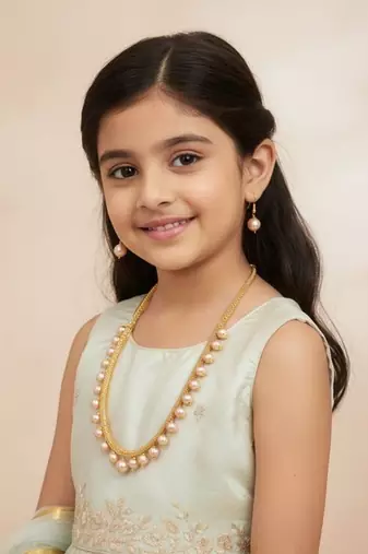 Gold color pearls necklace
