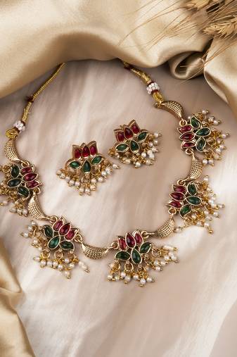 Gold plated green bloom necklace set