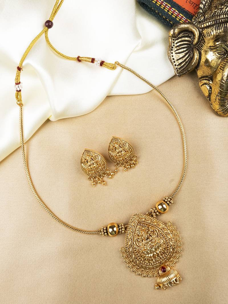  elegant gold plated paan motif pendant & stud earring set