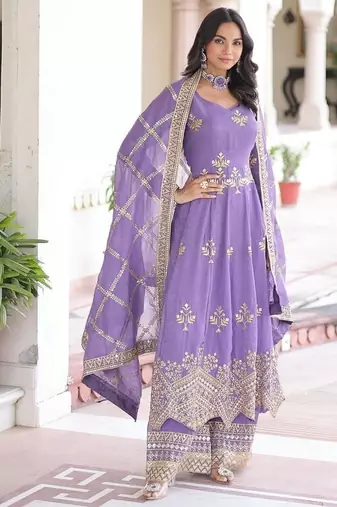 Lavender zari & sequins embroidered silver crunchy kurta bottom & dupatta set