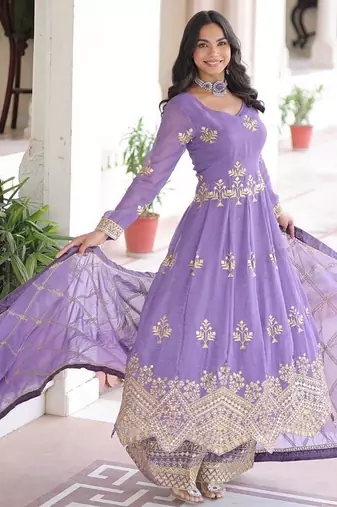 Lavender zari & sequins embroidered silver crunchy kurta bottom & dupatta set