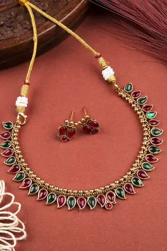 Glamorous kemp necklace set 