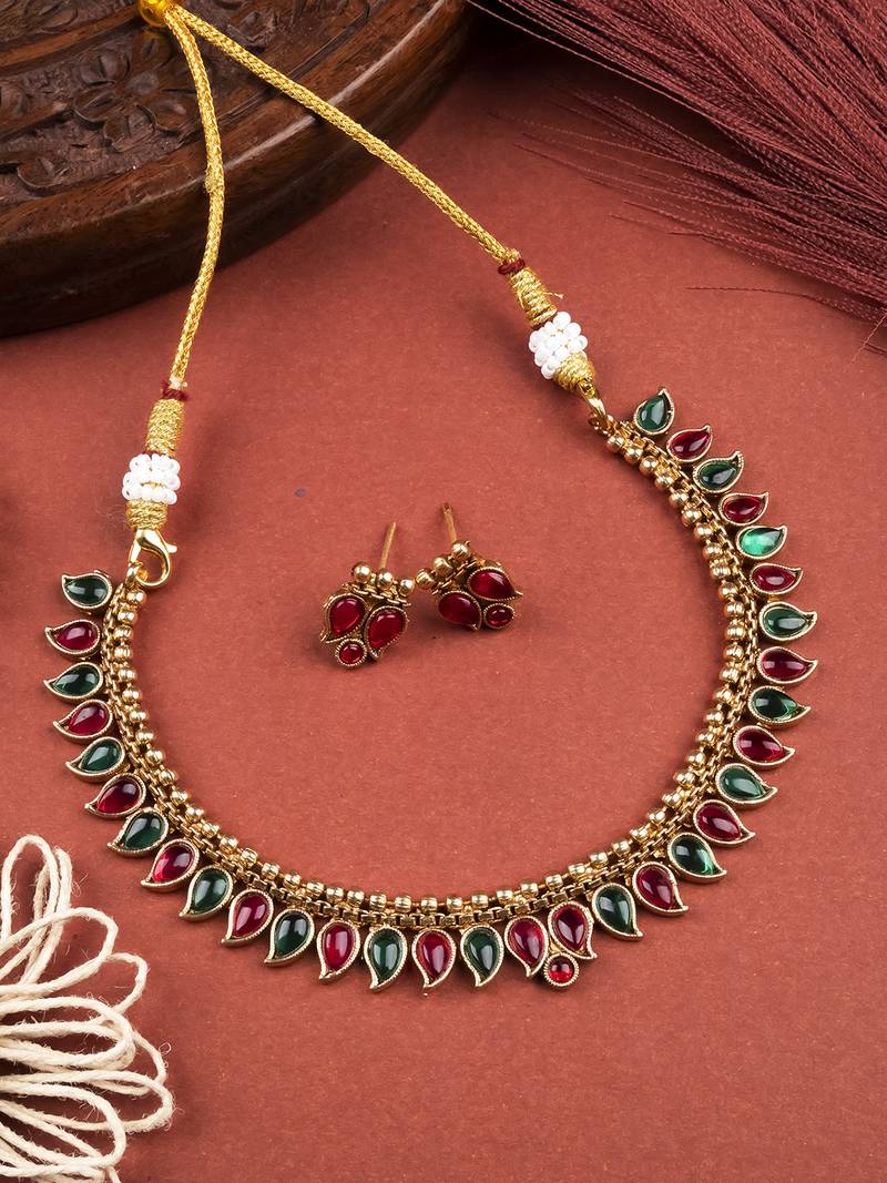 Glamorous kemp necklace set 