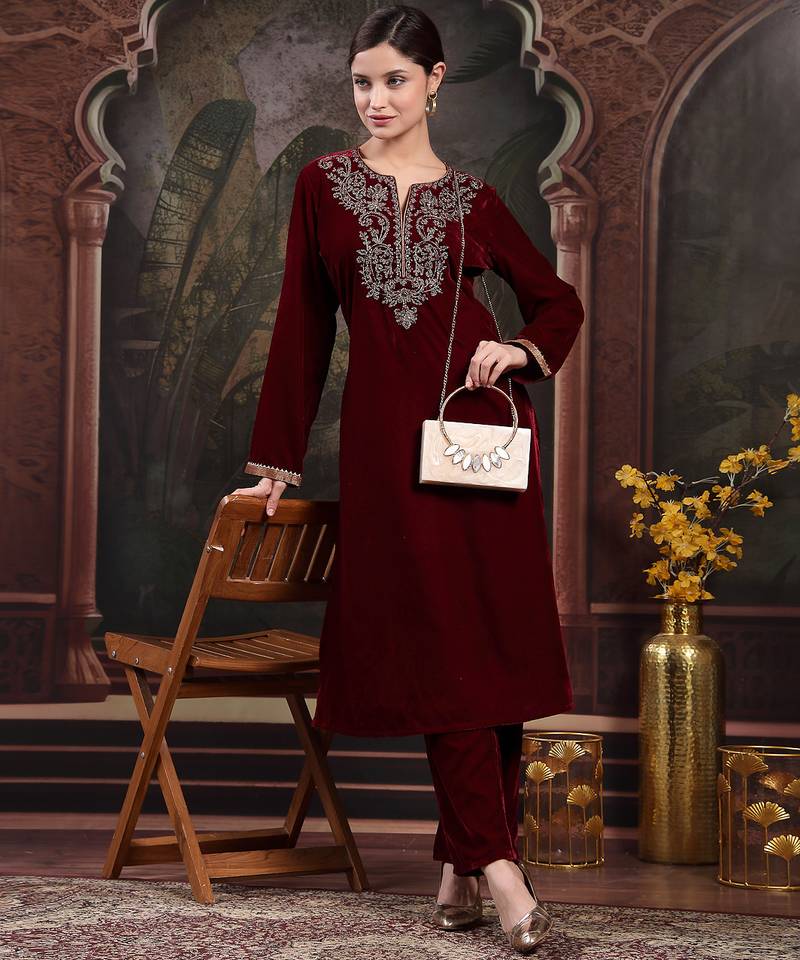 marble muse pearl cream resin marble textured clutch