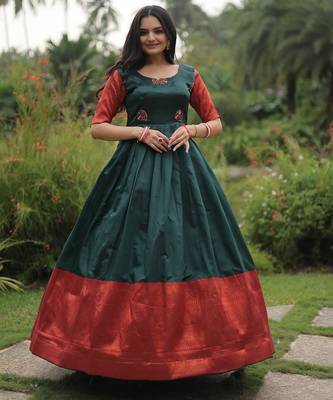 Green banarasi jacquard weaving gown 3